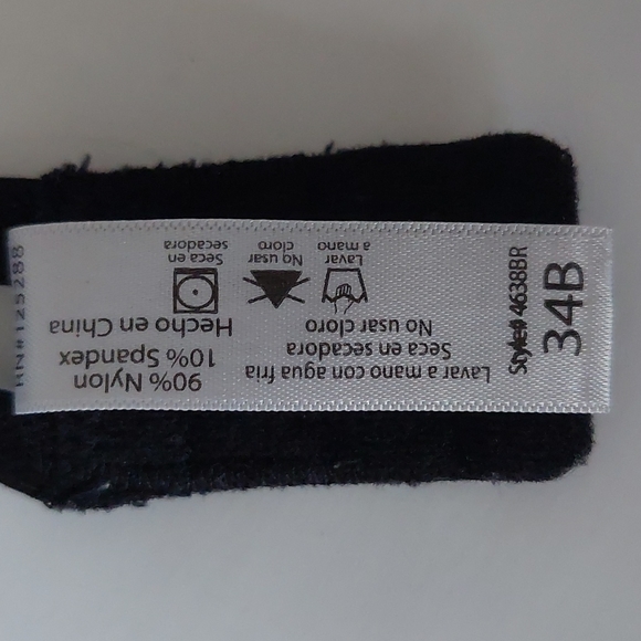 2 Gently worn padded BRAS SIZE 34B - Picture 8 of 13